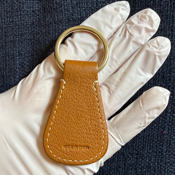 Dooney & Bourke Camel Leather Key Holder engraved with initials DB - Picture 6 of 7